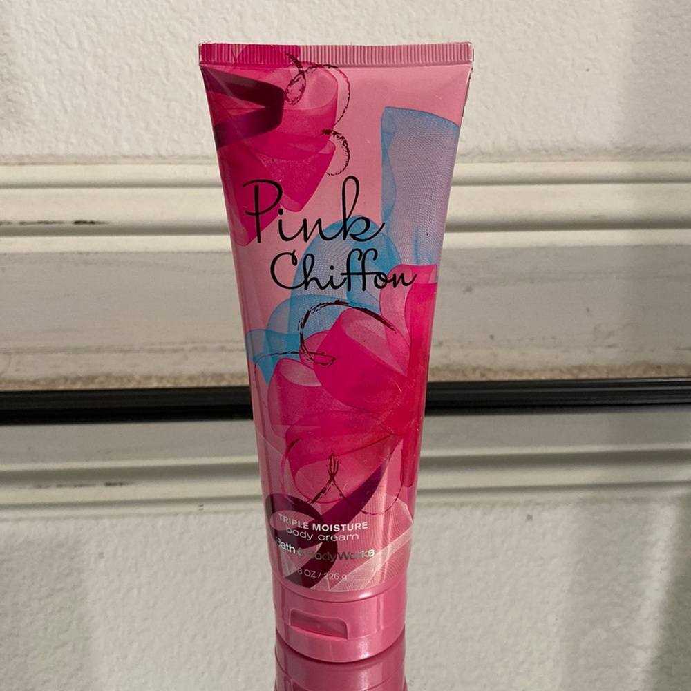 Retired bath and body works lotion